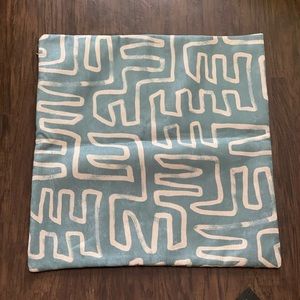 Z Gallery Maze  eucalyptus decorative pillow cover size 22” square